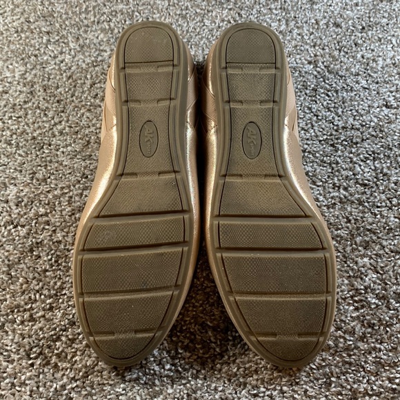 Used Anne Klein Sport Pink sparkle Flats Size 9 - Picture 3 of 6